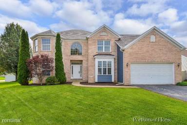 Main picture of 2398 Iroquois Ln
