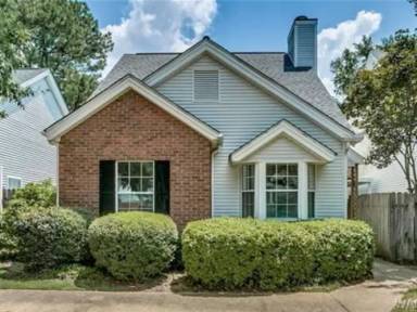Main picture of 2819 Swallow Ln