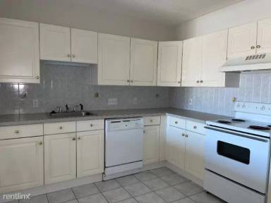 Main picture of 580 Salem St