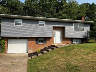 Main picture of 1405 Lyndale Dr