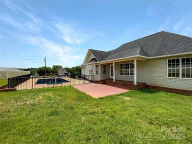 Main picture of 4550 Briarcreek Rd