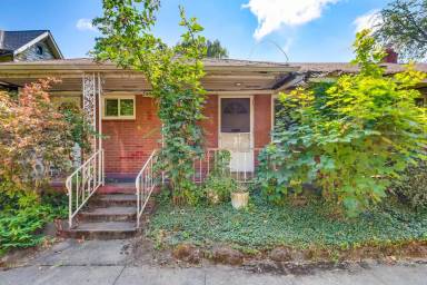 Main picture of 2838 SE 35th Pl