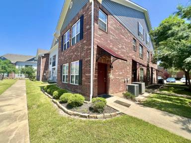 Main picture of Fox Run Condos