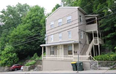 Main picture of 7 Maple St