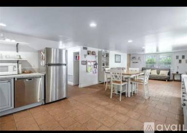 Main picture of 524 Henry Clay Ave