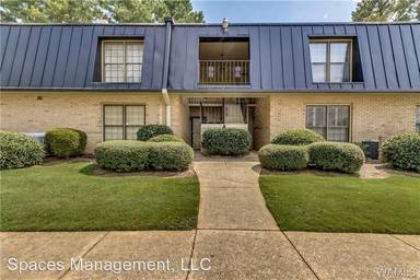 Main picture of River Road Condos