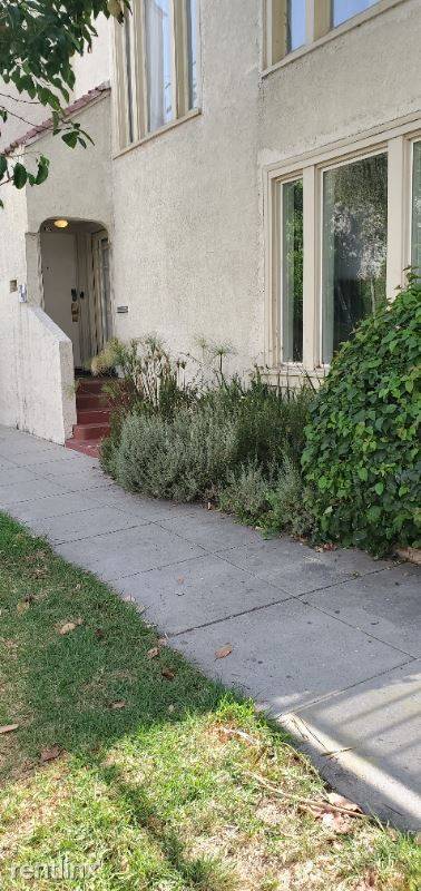 Main picture of 911 Seward St