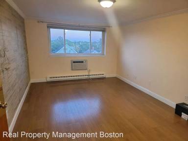 Main picture of 326 Broadway