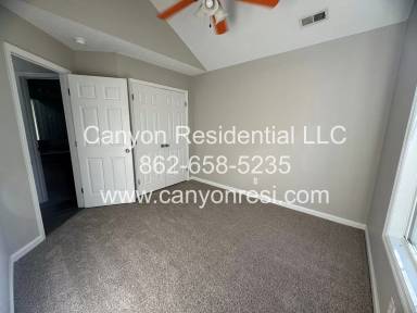 Main picture of 109 Hayes Ct