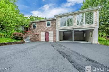 Main picture of 3811 Woodlake Dr