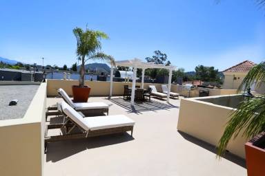 Main picture of 11321 Moorpark St