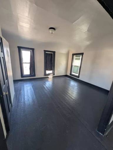 Main picture of 241 Chestnut Ave