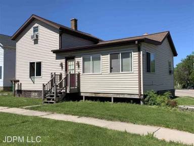 Main picture of 204 Superior St