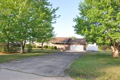 Main picture of 23745 Roswell Ln