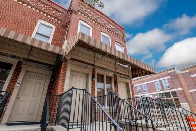 Main picture of 18 Clark Pl