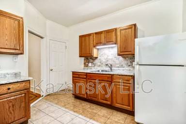 Main picture of 5449 N 6th St