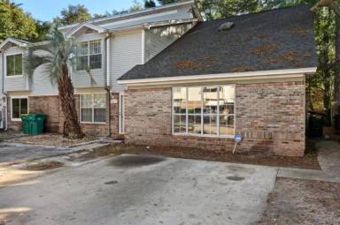 Main picture of 940 Central Ave