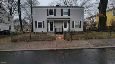 Main picture of 13 Hilltop Rd