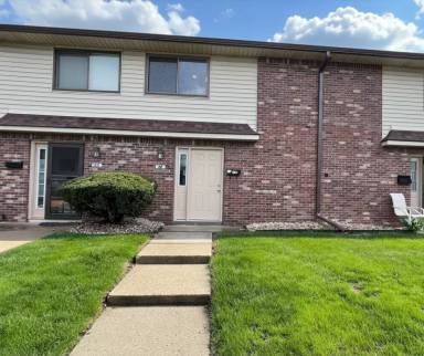 Main picture of 49 Trails End St