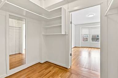 Main picture of 1850 Clay St