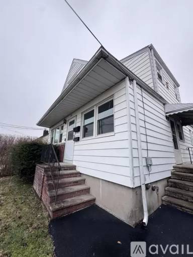 Main picture of 35 Berkley Blvd