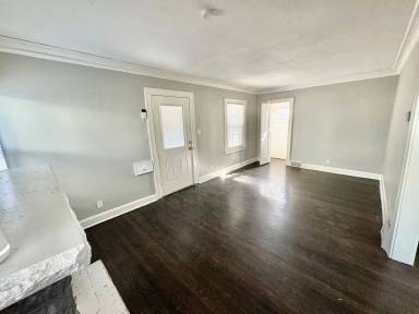 Main picture of 5410 Euclid Ave