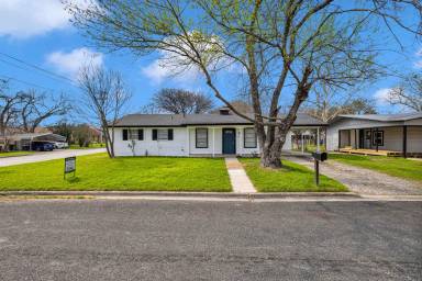 Main picture of 2204 Louise St