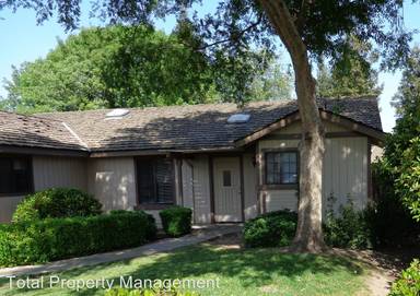 Main picture of 674 S Aronian St