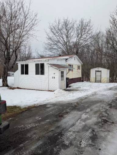 Main picture of 35 Island Farm Rd