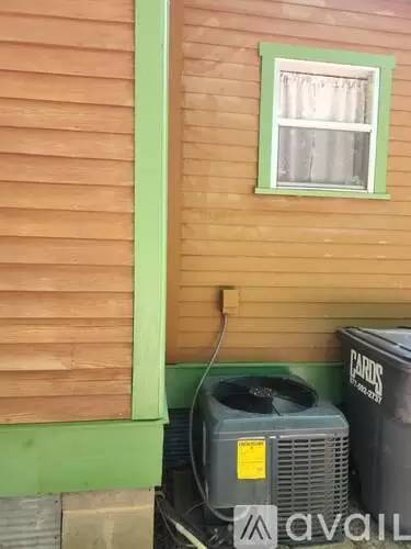 Main picture of 184 W 2nd Ave