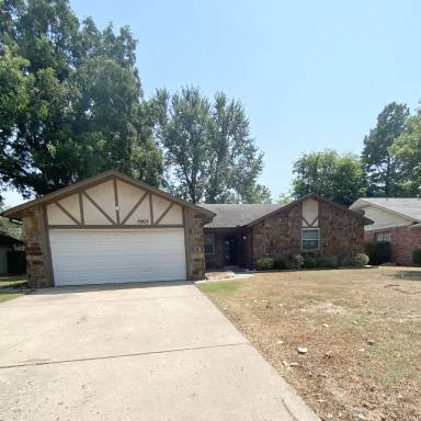 Main picture of 1929 W Memphis St