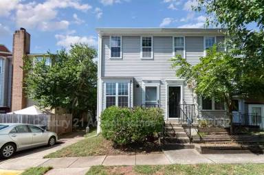 Main picture of 13885 Oyster Point Ct