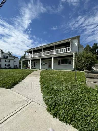 Main picture of 64 Lyman St
