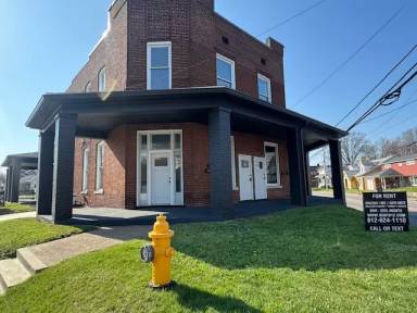 Main picture of 3036 W Maryland St