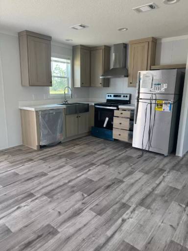 Main picture of 211 Little Ave W