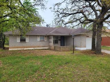 Main picture of 1312 Hickory Ln