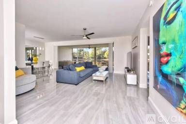 Main picture of 780 Waterford Dr