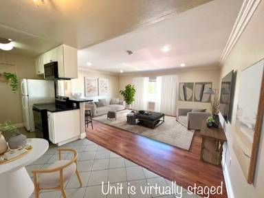 Main picture of 1720 Newport Ave