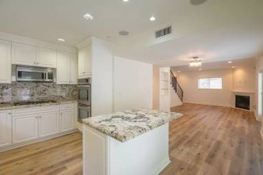 Main picture of 1529 S Beverly Dr