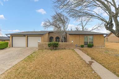 Main picture of 1108 Houston St