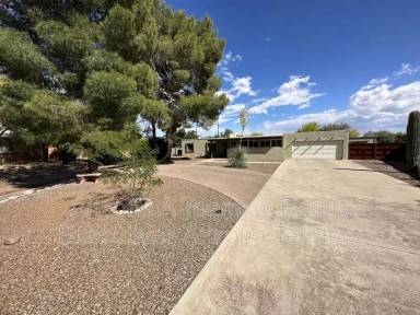 Main picture of 7740 E Manor Pl