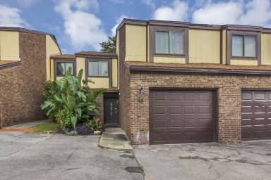 Main picture of 18 Hidden Cove Cir