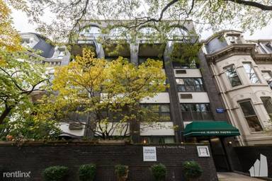 Main picture of 1446 N Dearborn St
