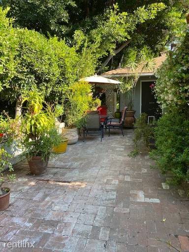 Main picture of 1329 N Olive Dr