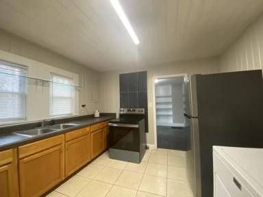 Main picture of 8261 Bremen Xing