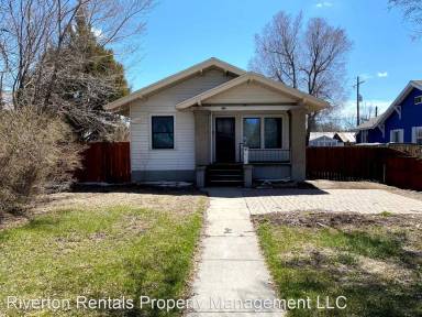 Main picture of 211 E Adams Ave