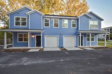Main picture of 2600 SW 35th Pl