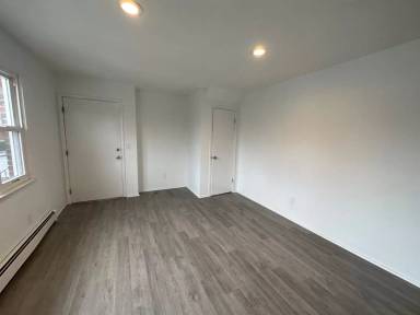 Main picture of 139 Pulaski St