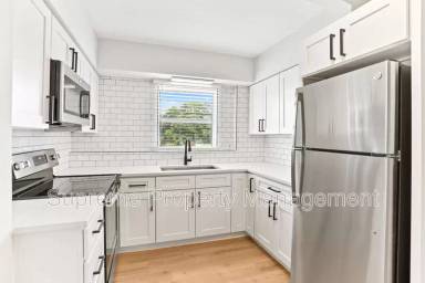 Main picture of 300 S Nimbus Ave