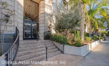 Main picture of 122 N Clark Dr